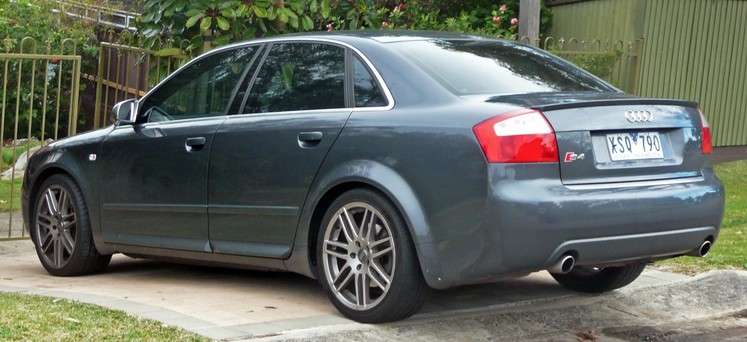 Audi S4 (B6) sedan