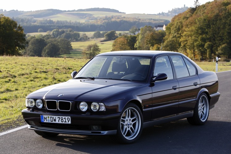 BMW 5 E34 sedan